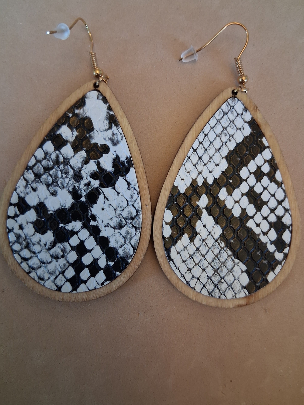 Wood Teardrop Dangle Snake-Print Earrings - White and Black